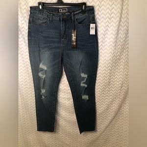 Sound girl distressed skinny jeans size 13. NWT